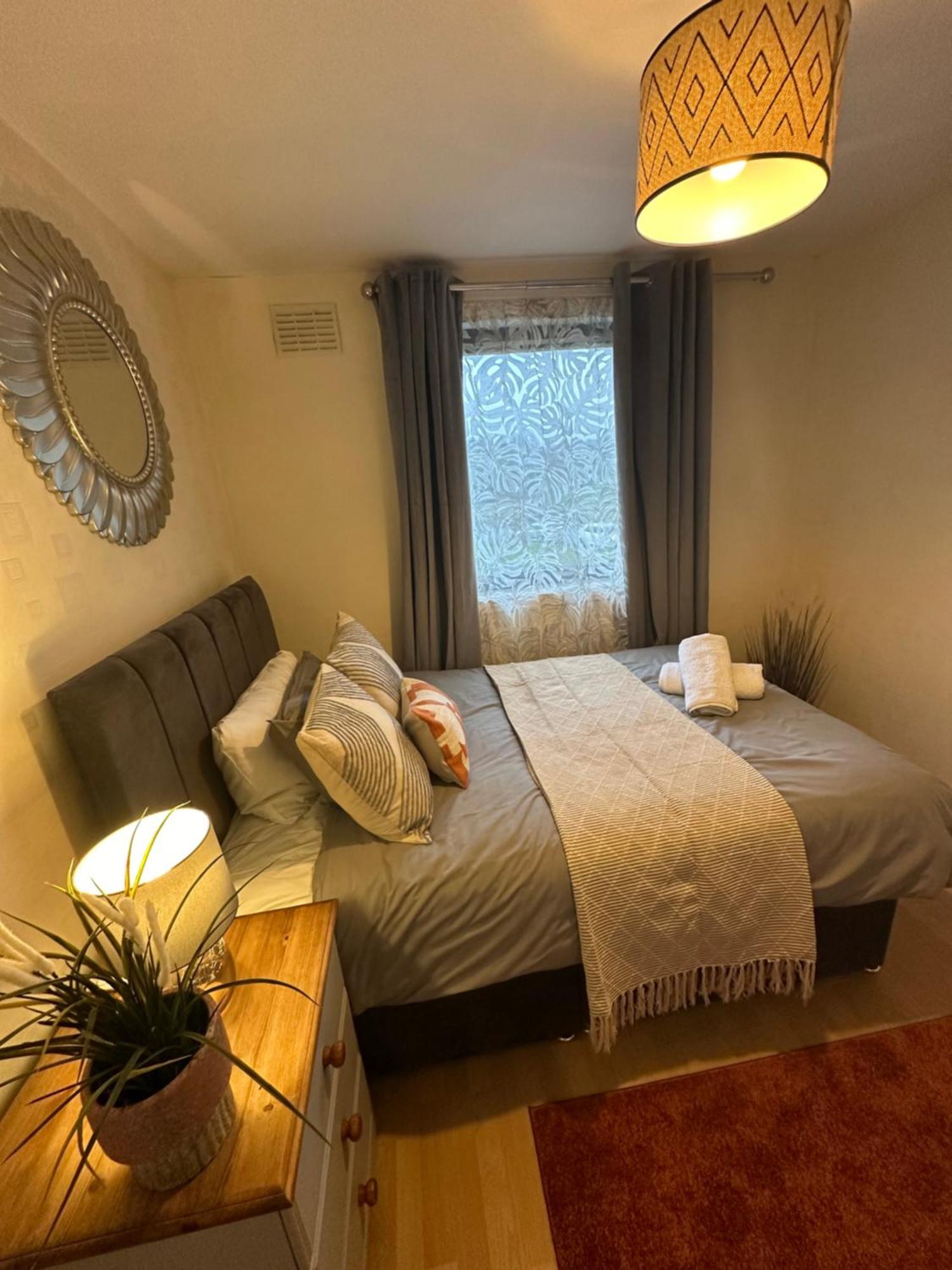 Spacious 3 Bedroom Flat Close To City Center Dalneigh المظهر الخارجي الصورة